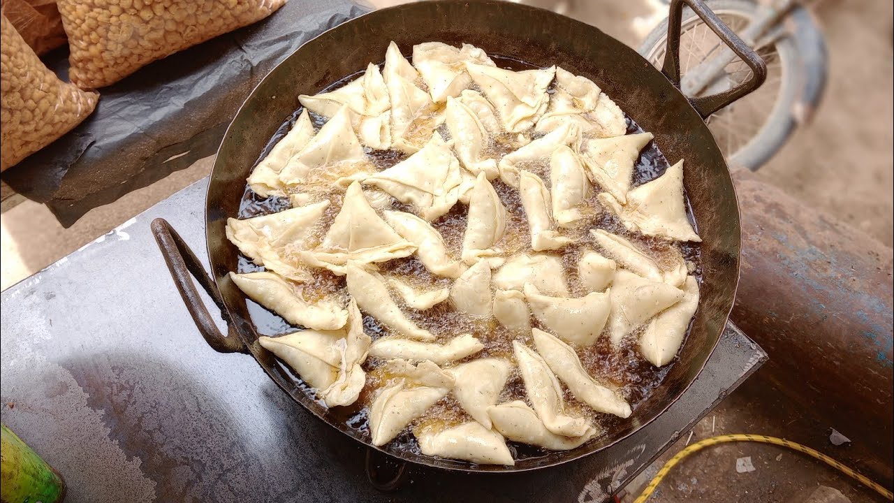 Aloo Samosa Recipe || How to Make Samosa Sheets And Fold Samosa by Tahir Mehmood