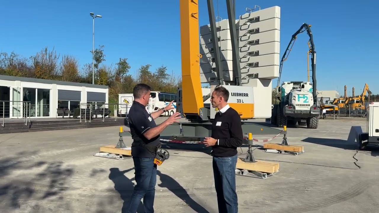 What are the key features of the new Liebherr 33L tower crane?