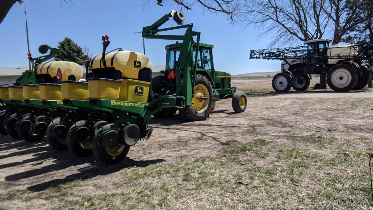 Finishing planting with the new to me 1760 7210 combo.