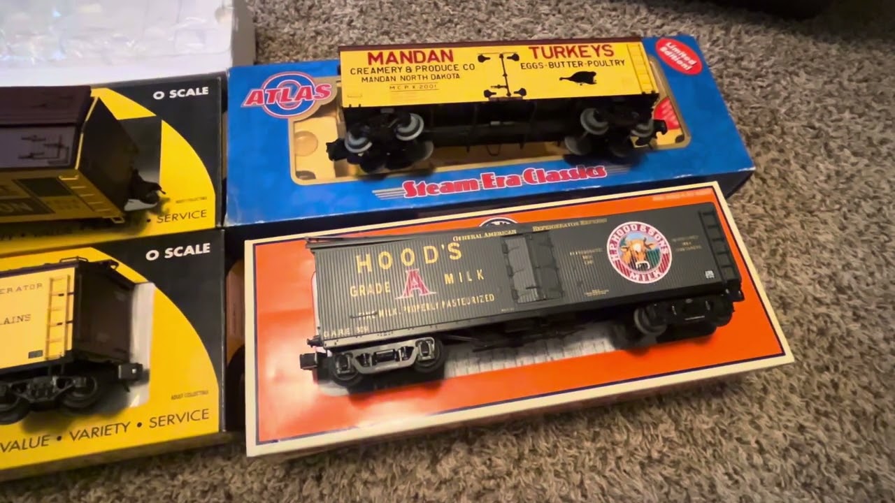 VIDEO 2 of 3; WOOD SIDED REEFER O SCALE COMPARING K-LINE, LIONEL AND ATLAS.