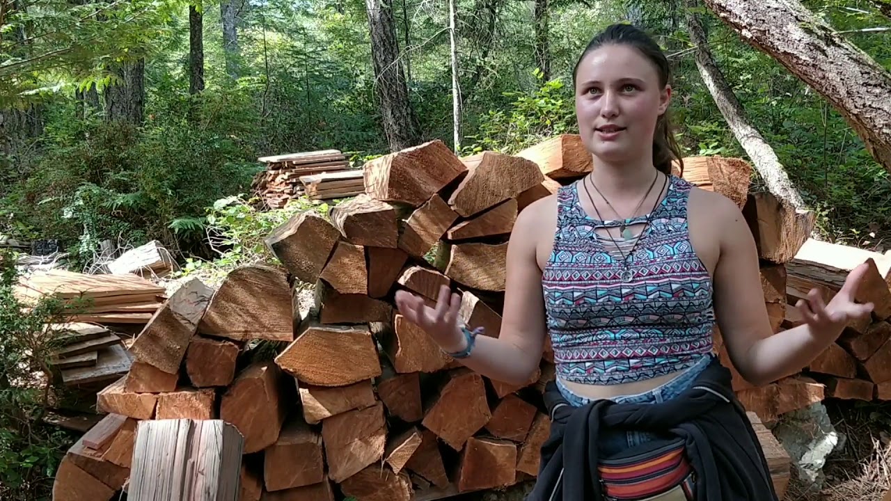 Anna from Germany explains why interested in living Off-Grid, in German Language - Off-Grid Clips