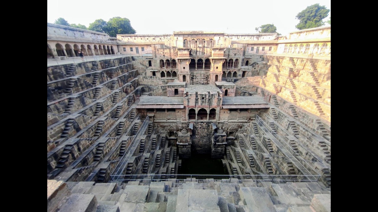 De camino a Jaipur dos paradas impresionantes: FATEHPUR SIKRI y CHAND BAORI