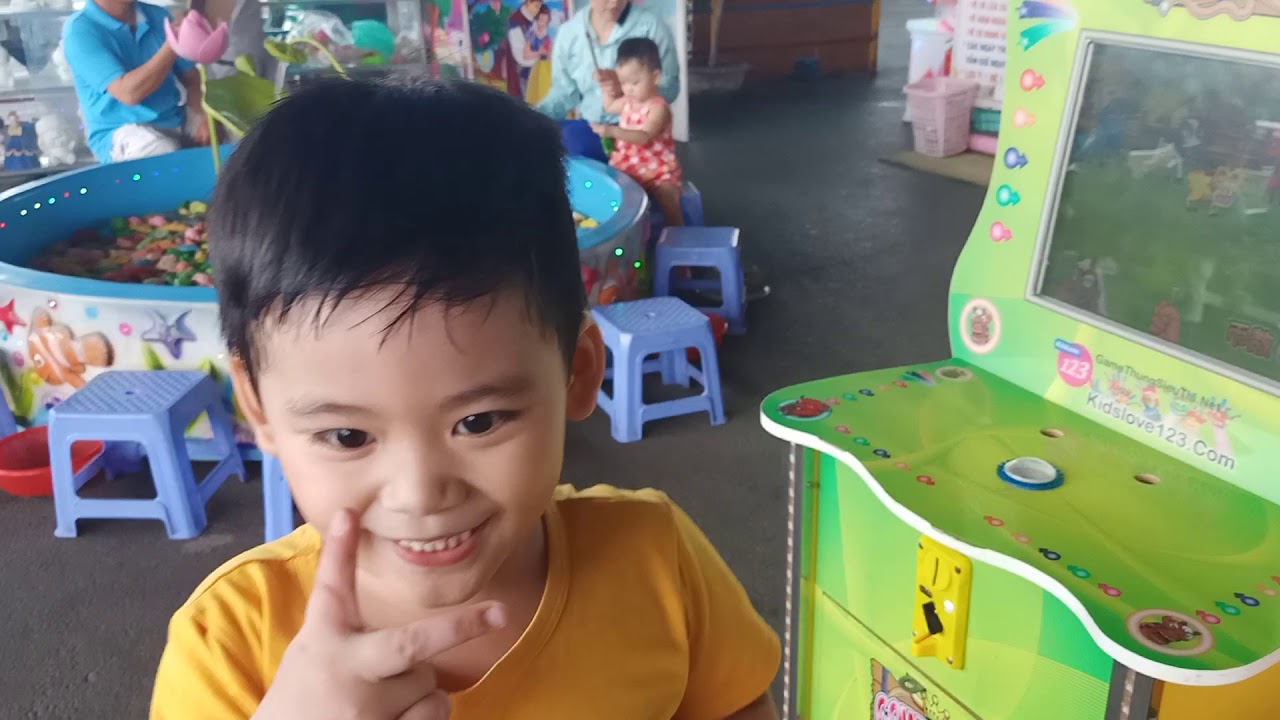 Ku bắp chơi trò kéo trâu
