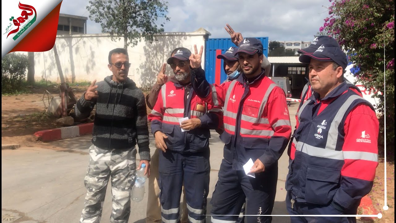 عمال نظافة بالبيضاء يشتكون تأخر رواتبهم ويطالبون العمدة بالتدخل لإنصافهم
