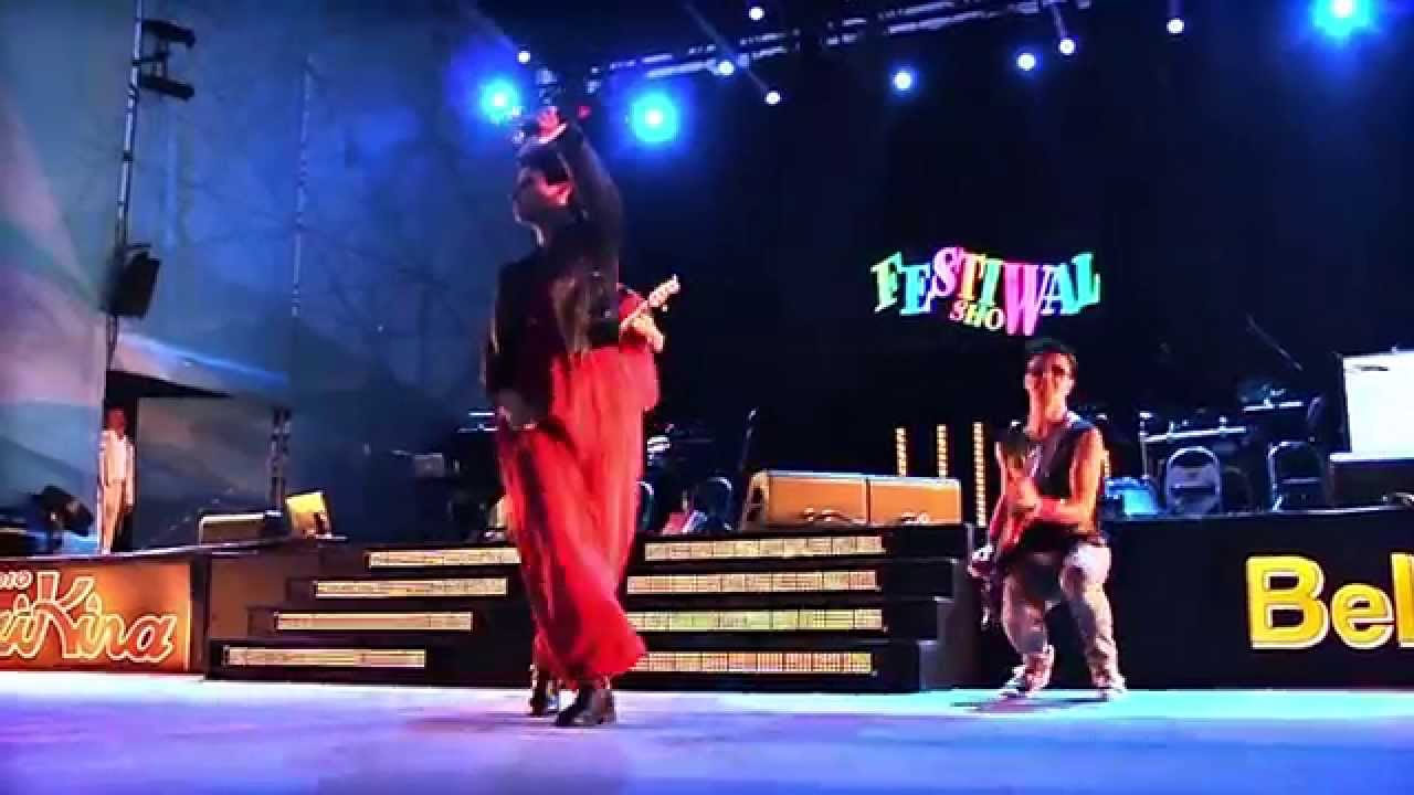 Defenders -  7 e 40 (cover Lucio Battisti) @ Festivalshow 2015 - Bibione (VE)