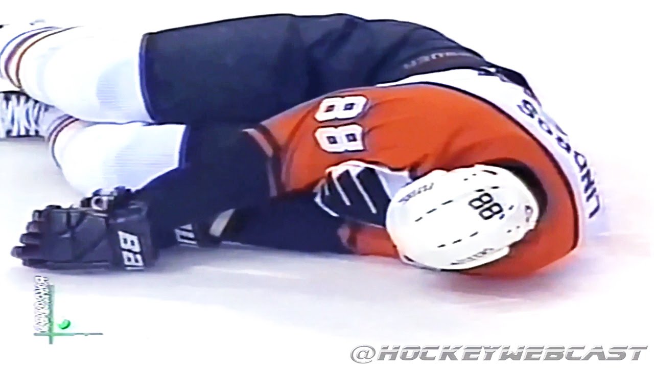 Scott Stevens DESTROYS Eric Lindros - ECF 2000 (Full Incident)