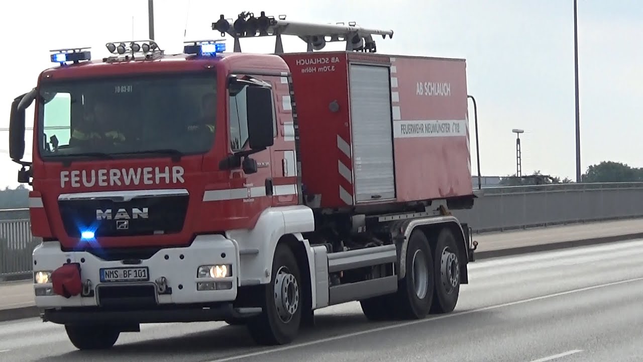 [Großfeuer auf Recyclinghof] 5x WLF BF + TEL + Polizei Neumünster auf Einsatzfahrt