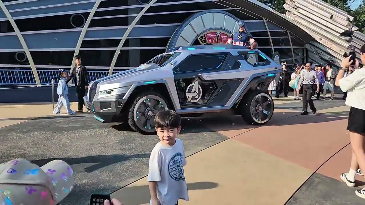 Hong Kong Disneyland Walk Tour ~ December 2025