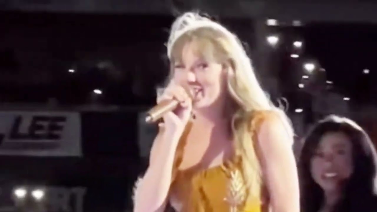 Taylor Swift REACTS to her GRANDMA'S PCITURE AT THE ERA TOUR LIVE PERFORMANCE