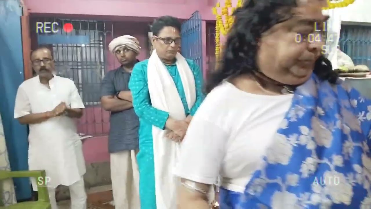 শ্রীশ্রী রাধা গোপীনাথের সন্ধ্যা আরতি।