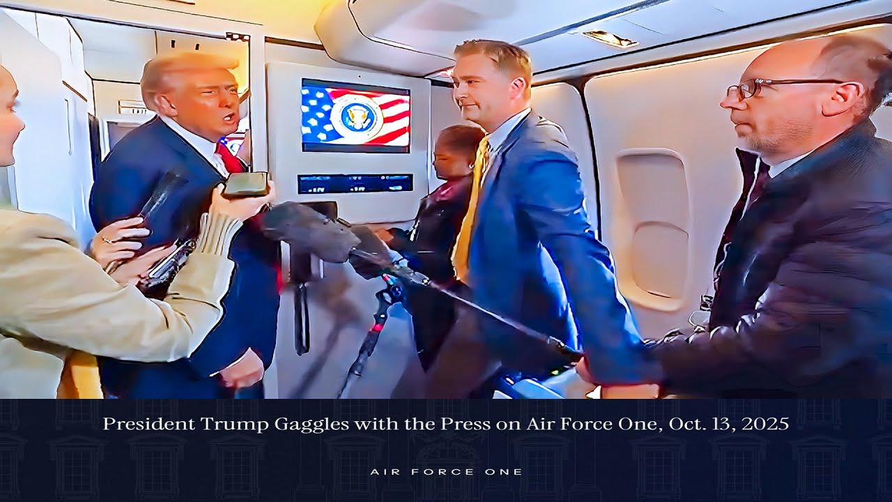 Президент Трамп беседует с журналистами на борту Air Force One о соглашении о прекращении огня на...
