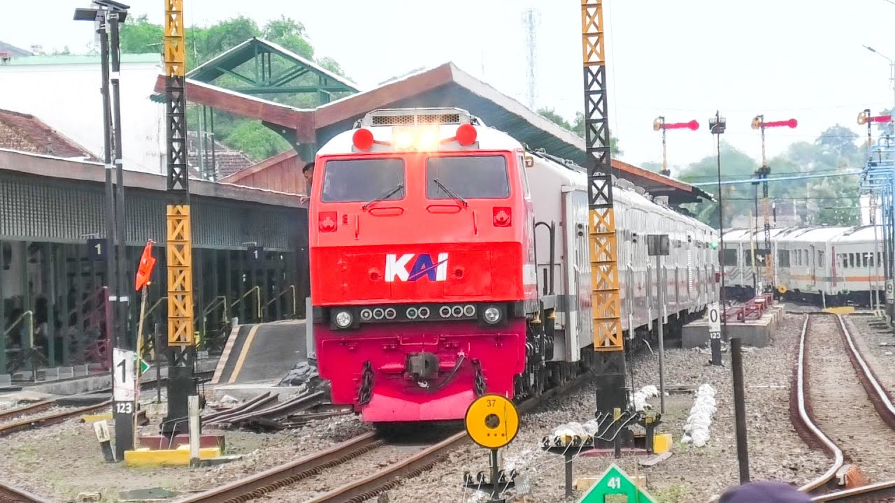 BLITAR RASA DIVRE ! LOKOMOTIF BAUNG CC201 LANGKA HIDUNG MIRING MAIN JAUH KE JAKARTA