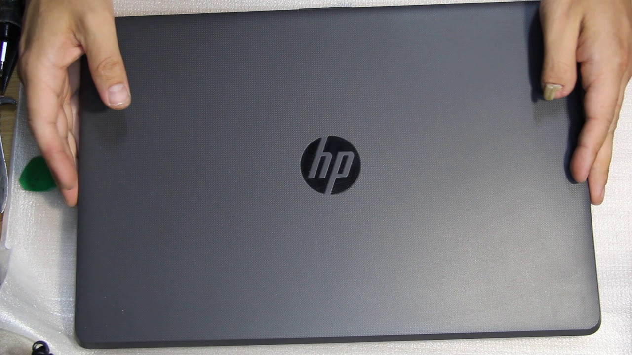 Ноутбук HP 250G6 торохтит вентилятор. Серия 1. Разбираем корпус.