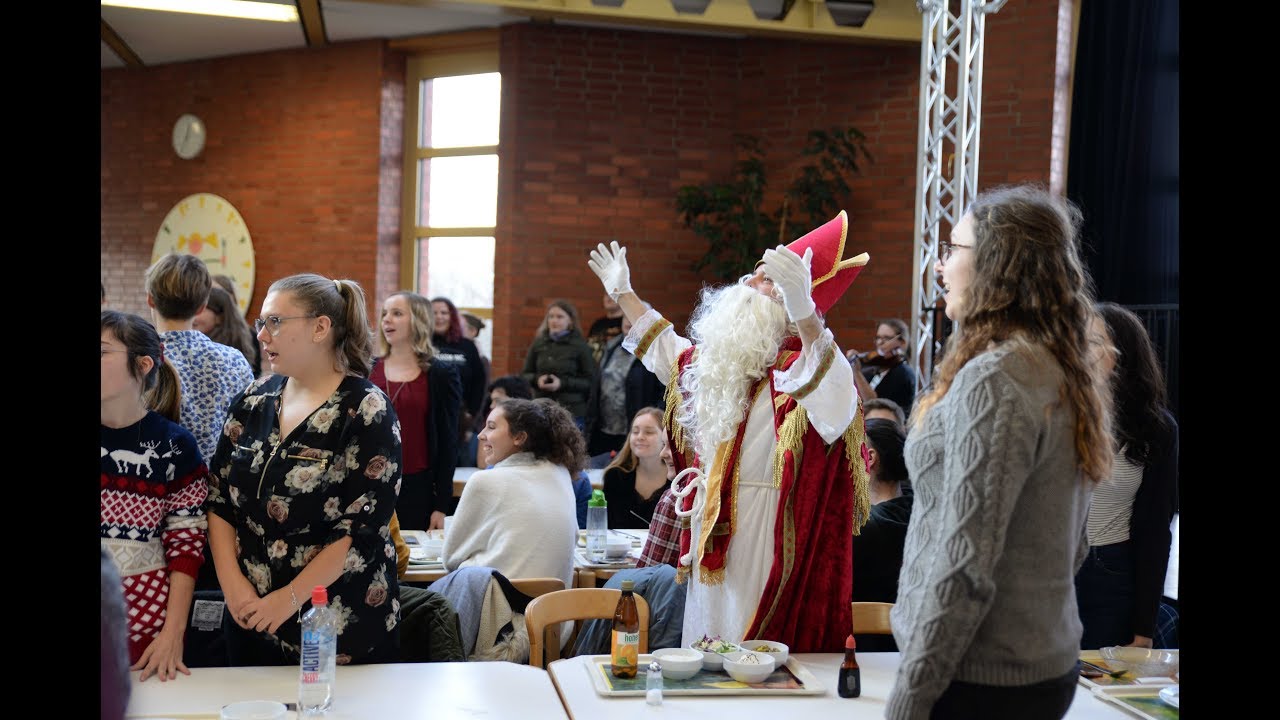 Flashmob in der Mensa  der Uni Trier 