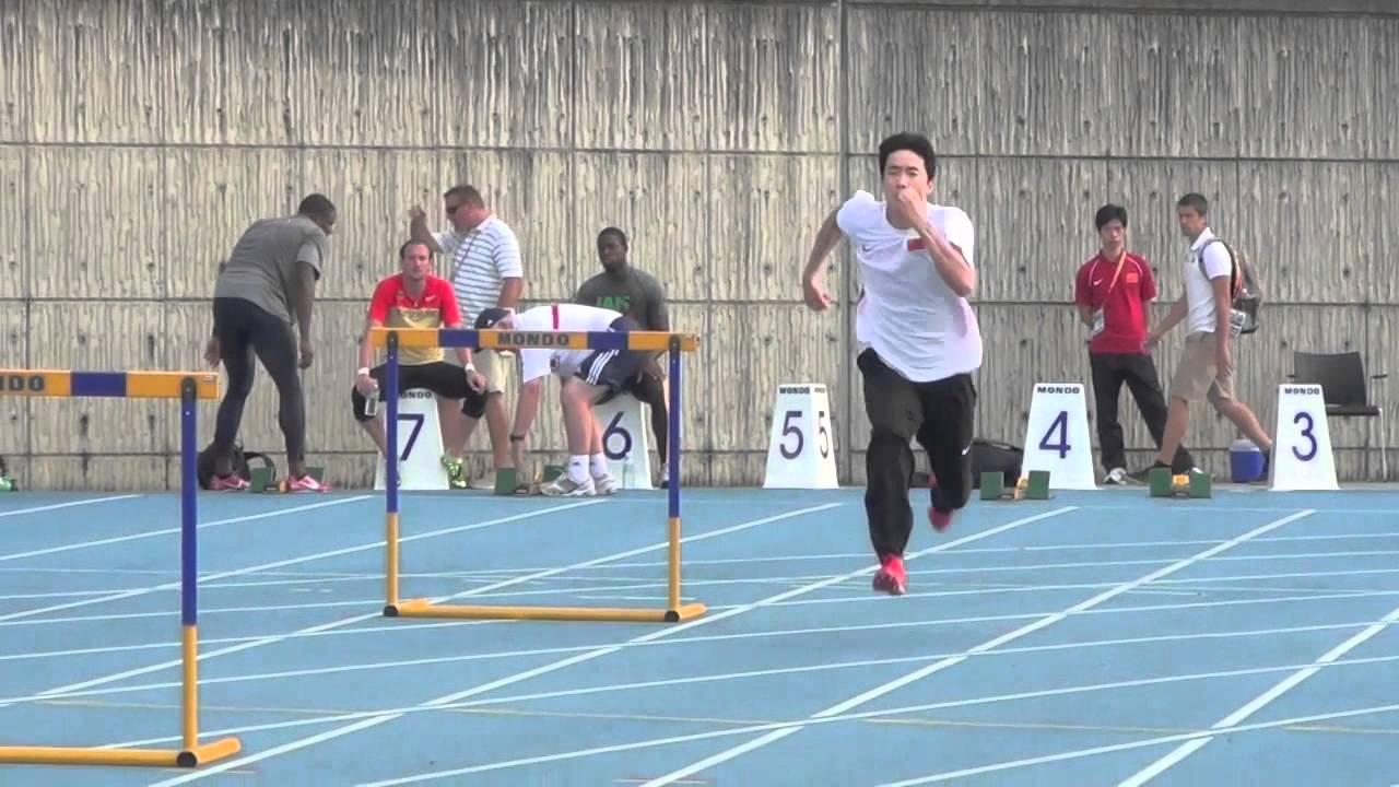 Liu Xiang 刘翔 warm up ahead of the World Championship final in Daegu 2011