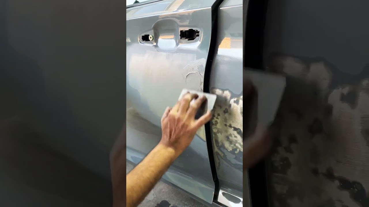 Applying gray putty on door nicely looks good #art #artist #automobile  #ararautozoneas