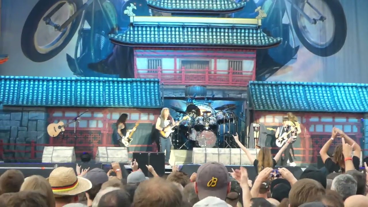 Iron Maiden - The Writing on the Wall - Live Stuttgart Cannstater Wasen 09 Juillet 2022.