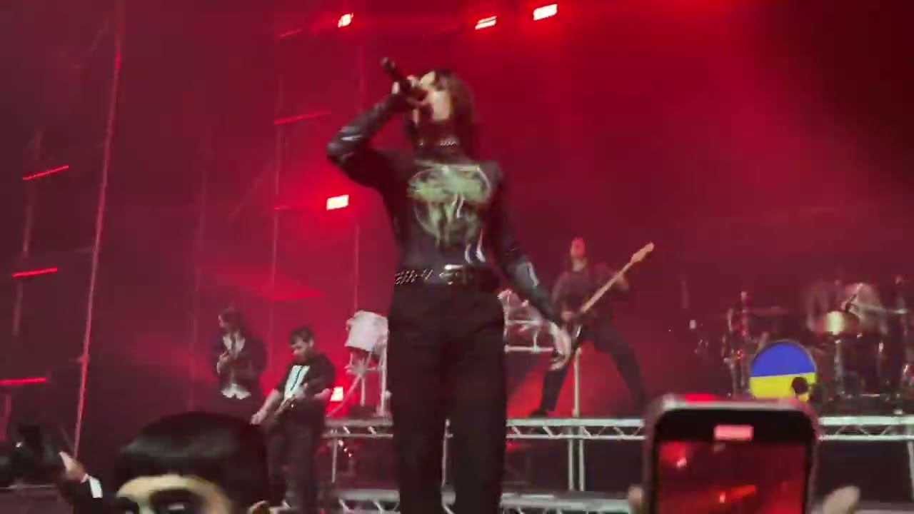 Bring Me The Horizon - 1x1 Ft Nova Twins @ NME Awards