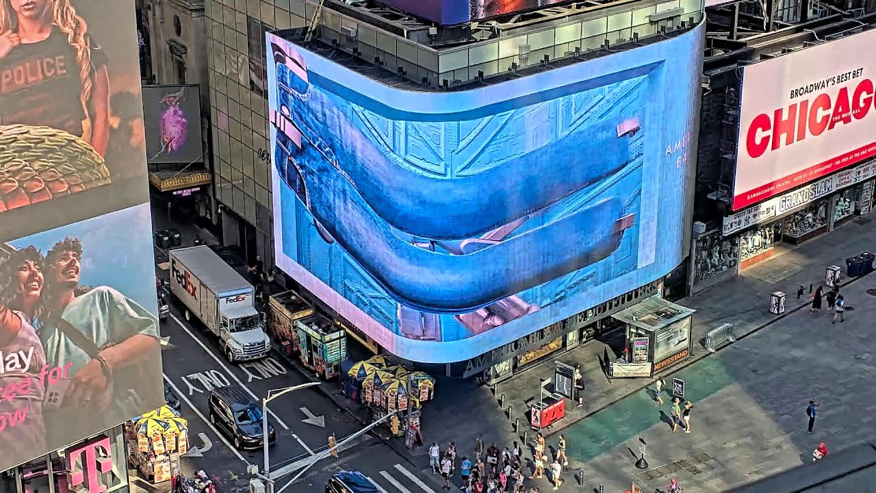 Times Square: 1540 Broadway View Live
