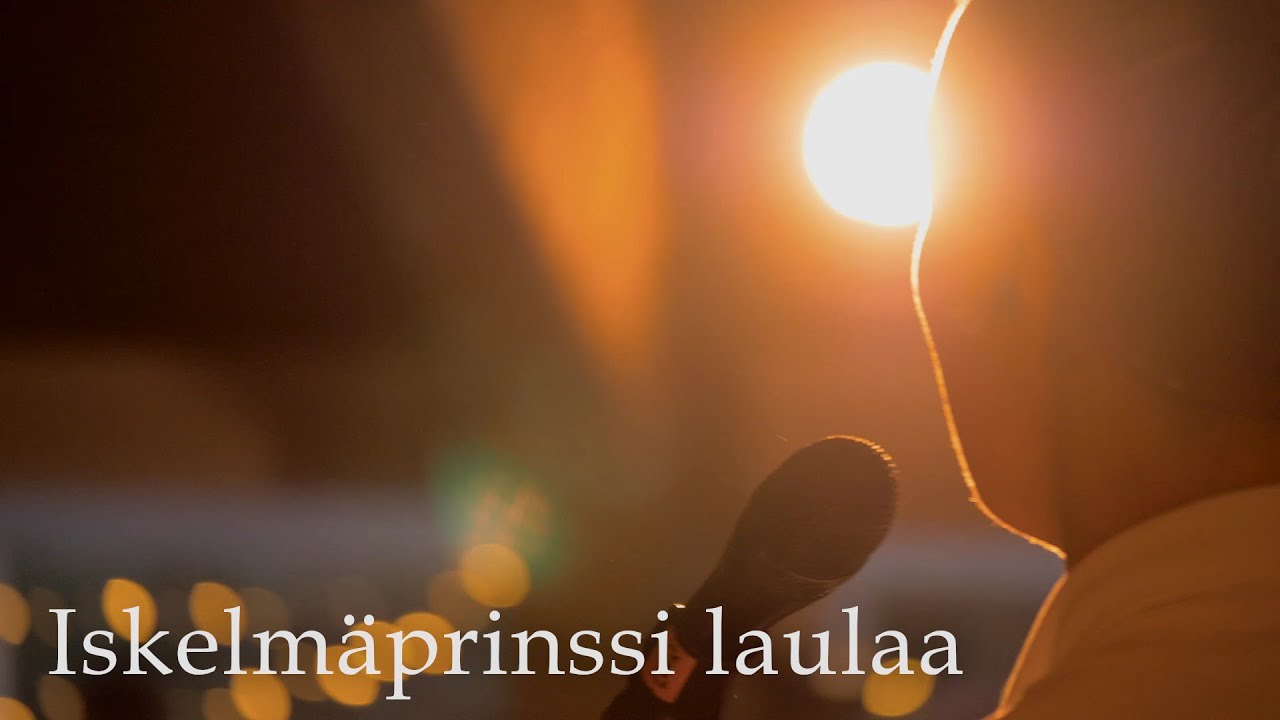 Komiat - Iskelmäprinssi laulaa (VIDEO)