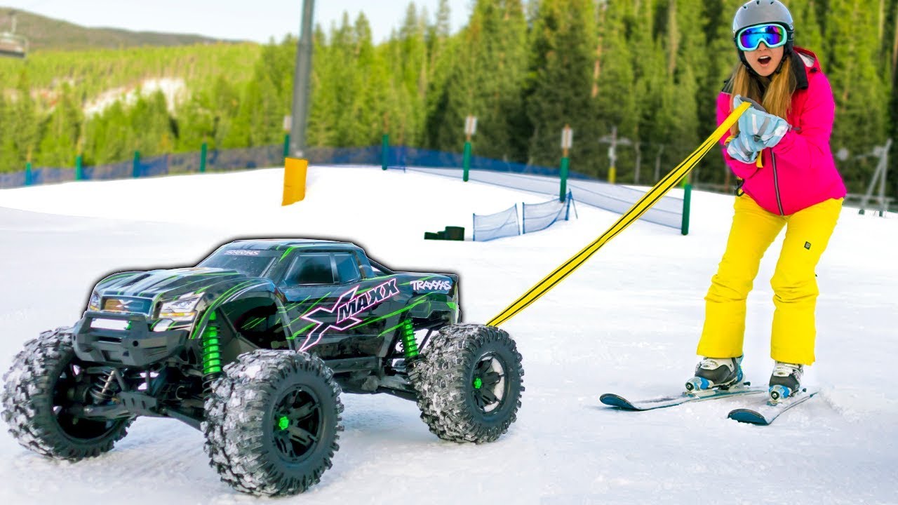 HUGE RC CAR SKI TOWING!! (TRAXXAS XMAXX)