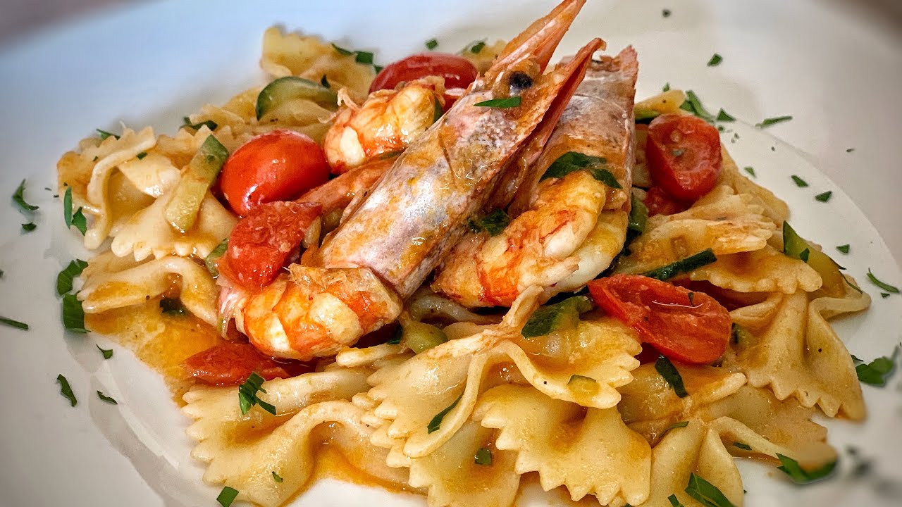 Farfalle con gamberi,zucchine e pomodorini