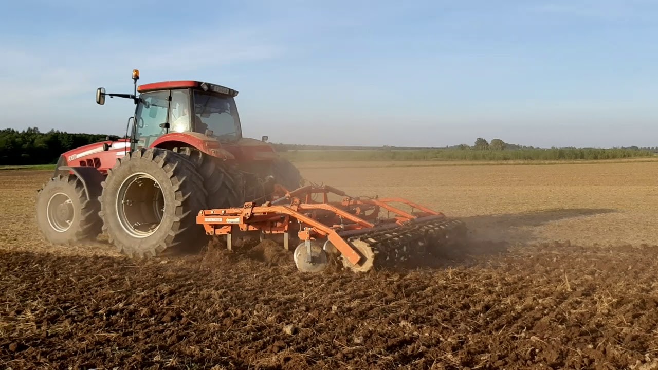 Case magnum 310 & Kuhn mixter 100