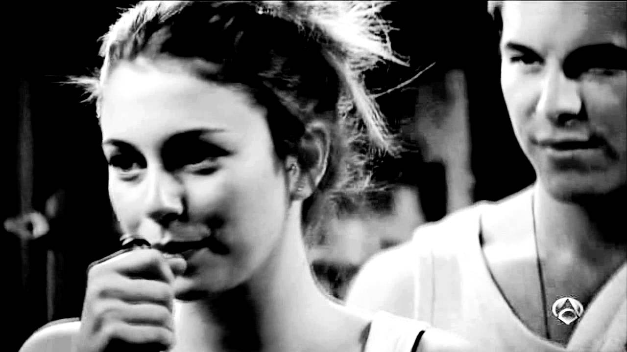 Ulises & Ainhoa - White Blank Page