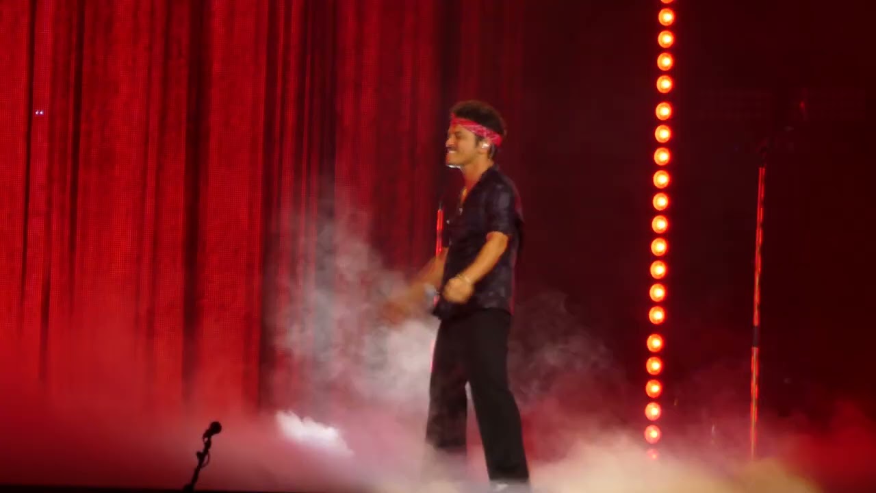 Bruno Mars  - Risk It All Live //The Romantic Tour// Miami Gardens, FL