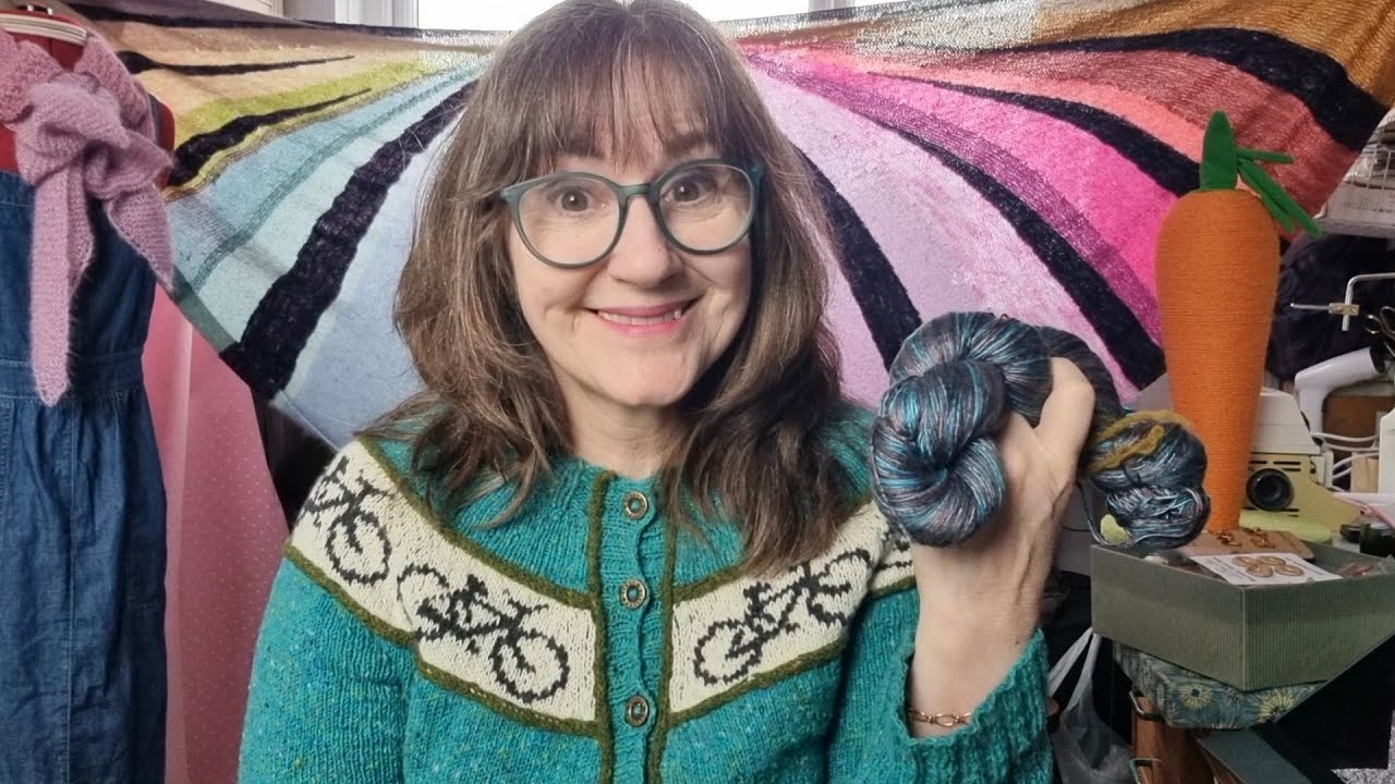 The Knitting News Week 10, MohairMobileShawl and niddynoddying.