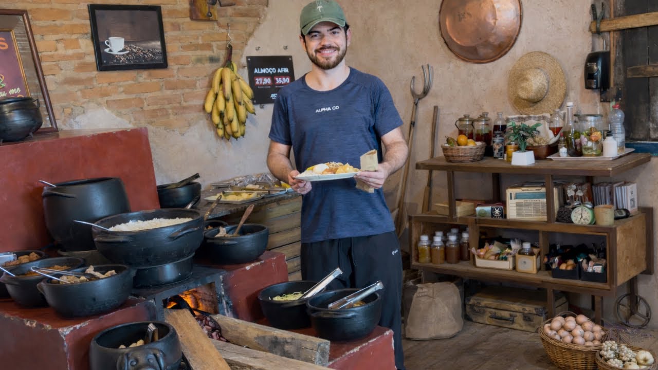 FOGÃO A LENHA, PANELA DE BARRO E COMIDA CAIPIRA MINEIRA DE VERDADE NA ROÇA.