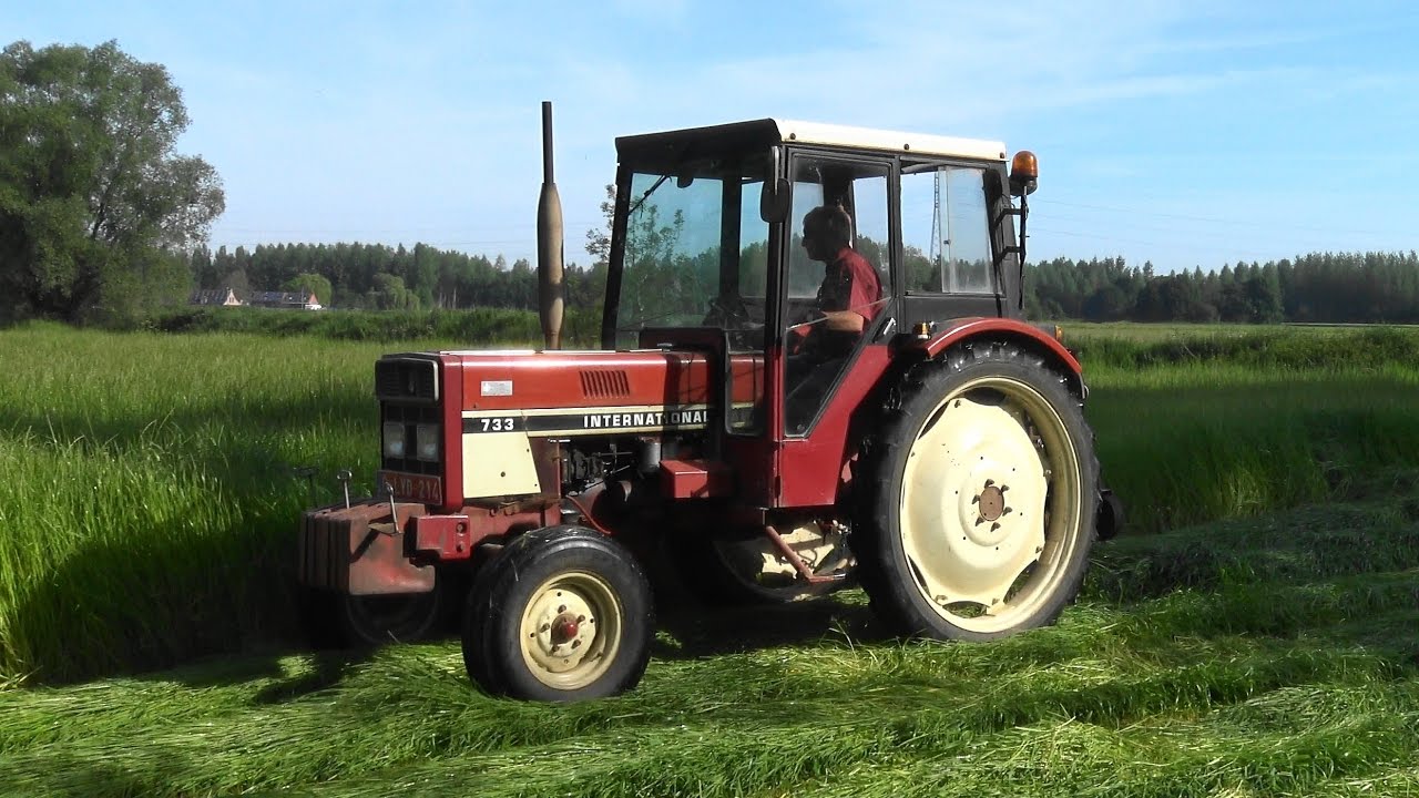 International 733 - PZ Zweegers mower