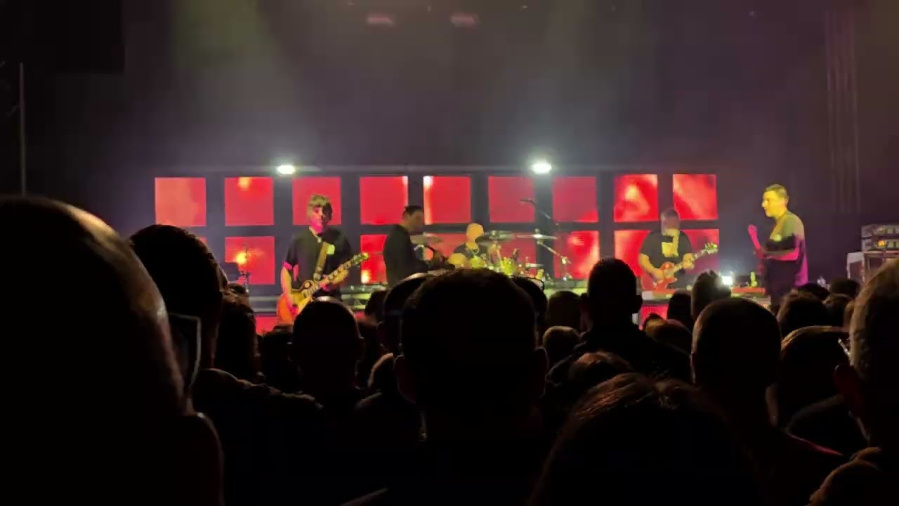 SHED SEVEN - ROOM IN MY HOUSE, DREAMLAND, MARGATE, 26/11/2024.