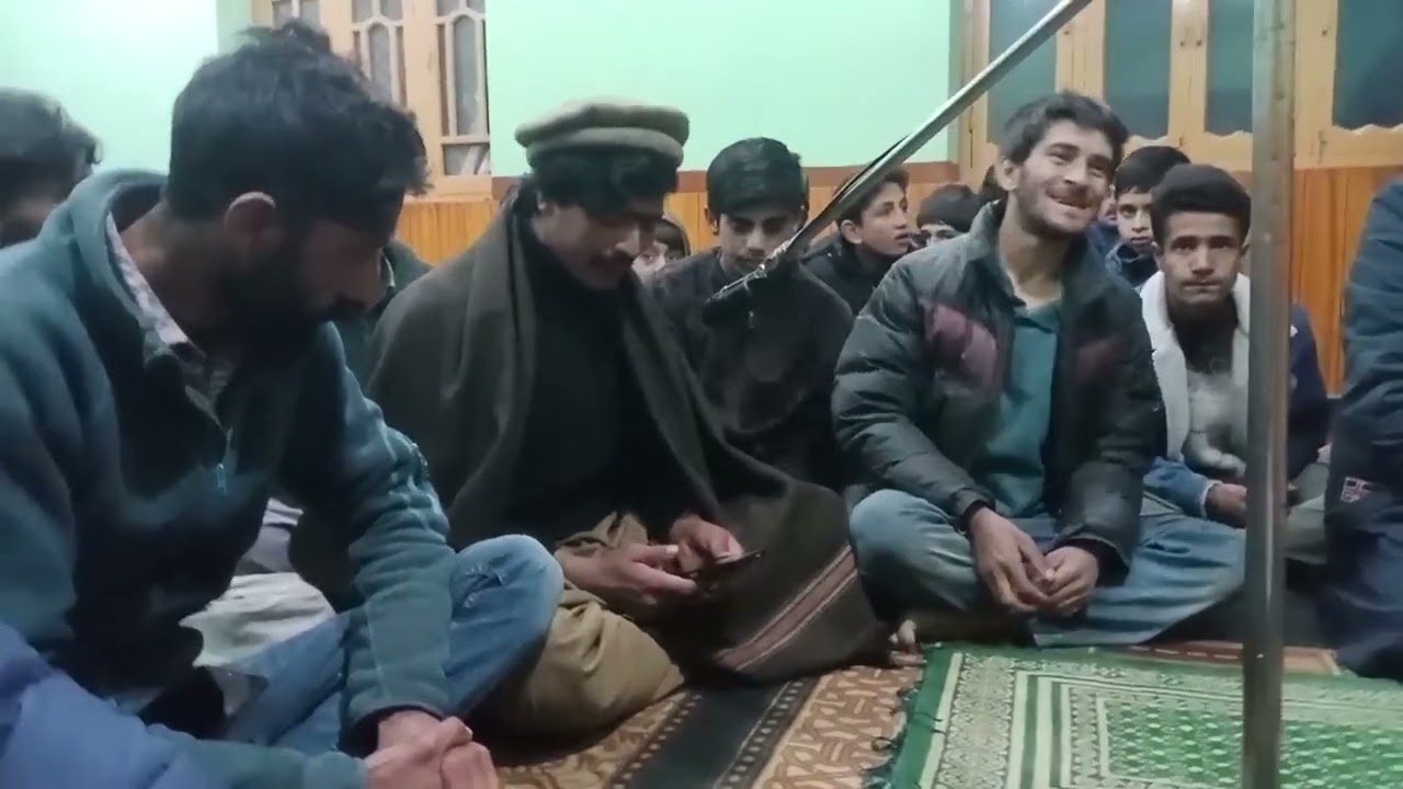 Bahot mutamaien ab khoda ho gia hai.