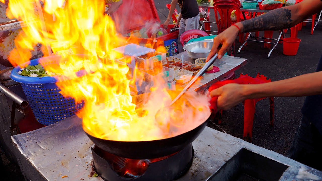 Потрясающее исполнение ! Мастер сверхскоростной уличной кулинарии | Камбоджийская уличная еда