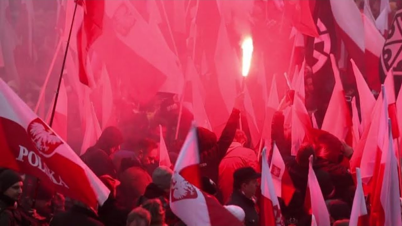 In Polonia governo in piazza con i neofascisti per l'Indipendenza