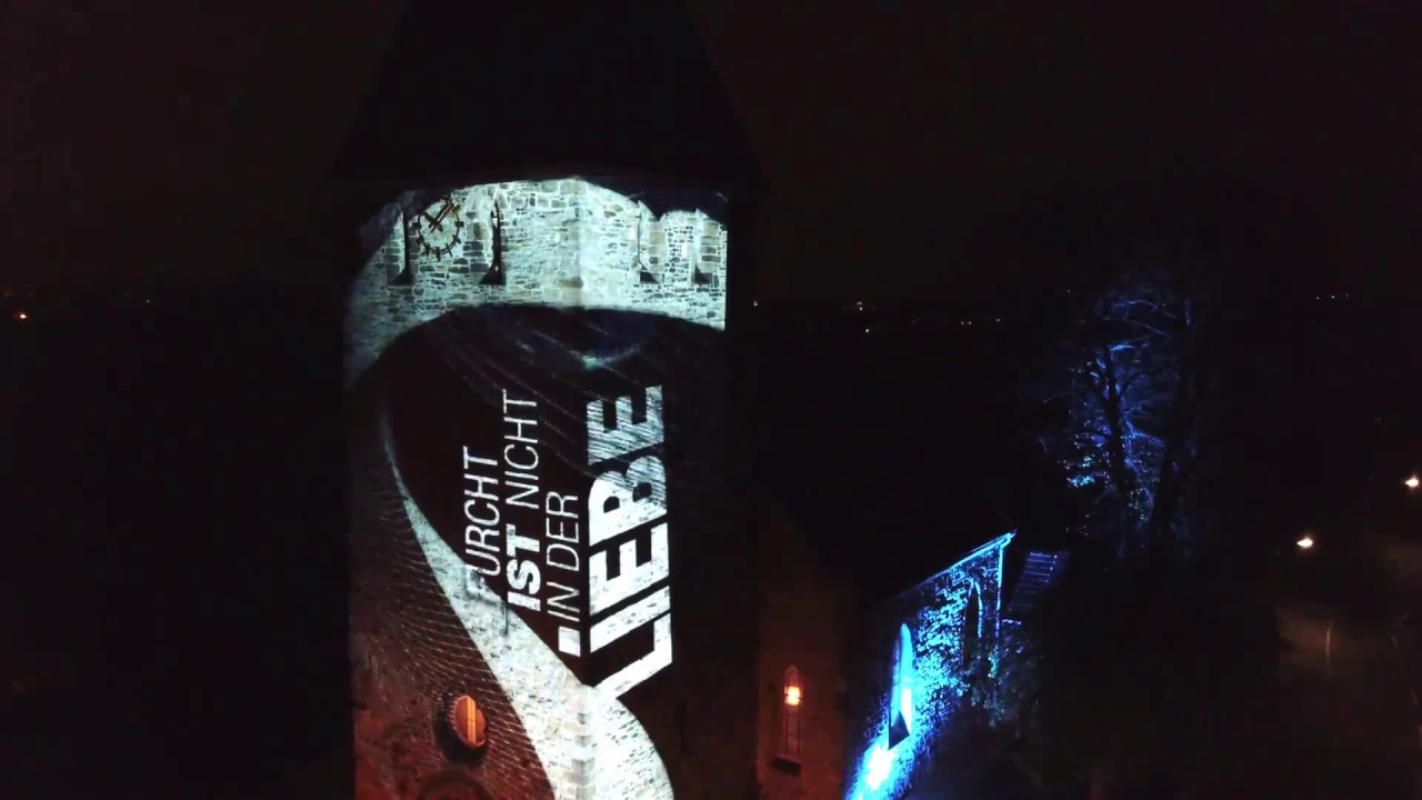 Erleuchtet! Projektion: Alte Kirche Wellinghofen