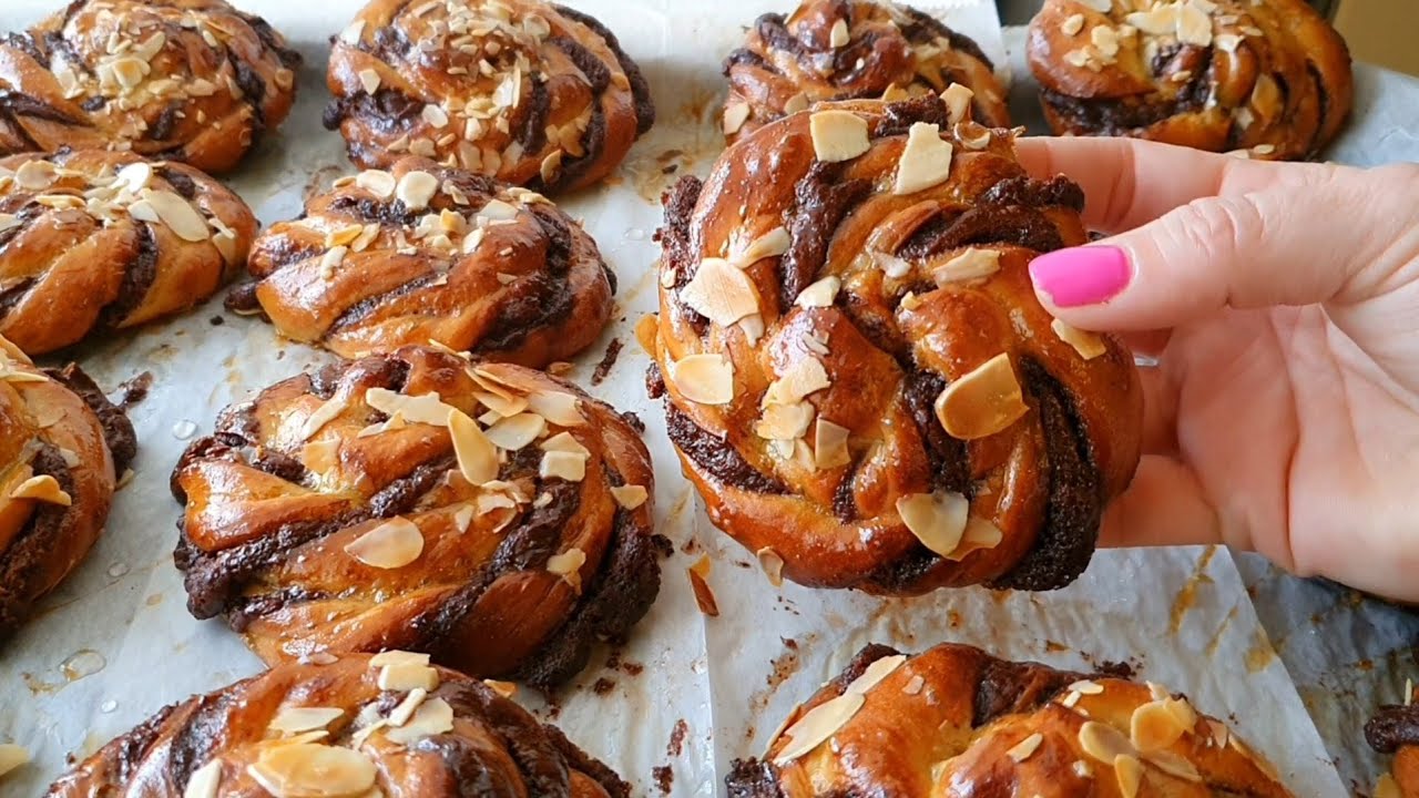מאפי שמרים ממולאים שוקולד  Babkka swirl buns  الكعك البابكا