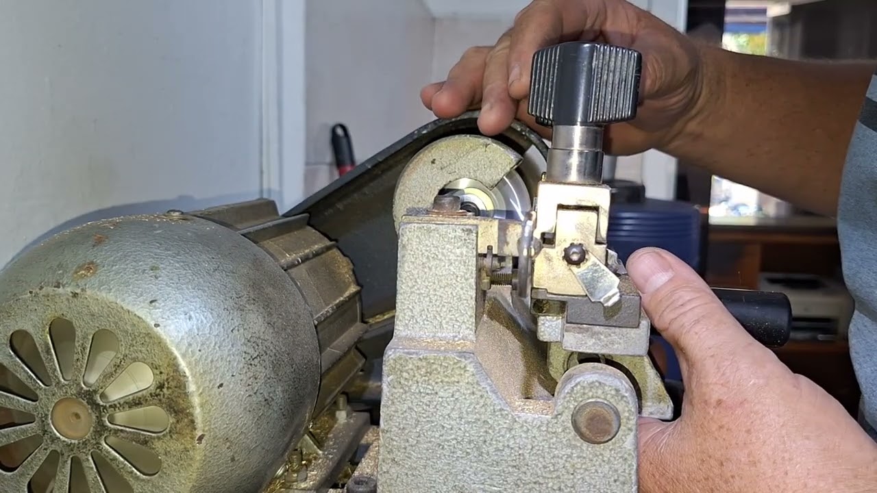 como fazer a chave trava de segurança tetra stam usando chave vermelha como gabarito