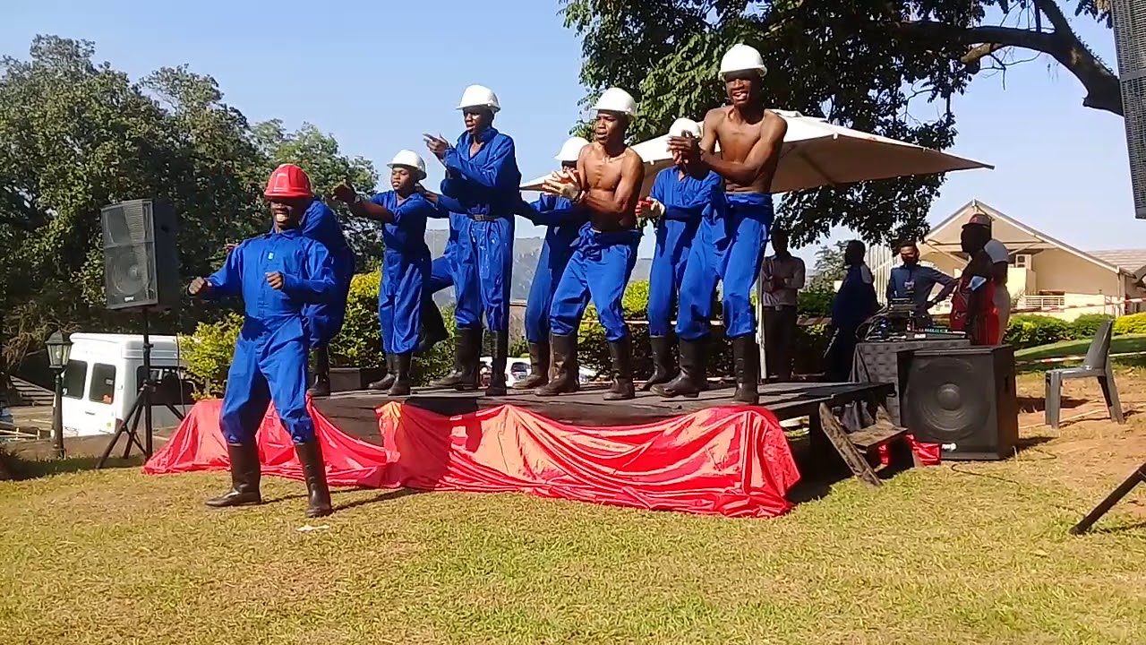 Babukisi Arts Group gumboots dance 😋😍 Eswatini number one of entertainment Kabala