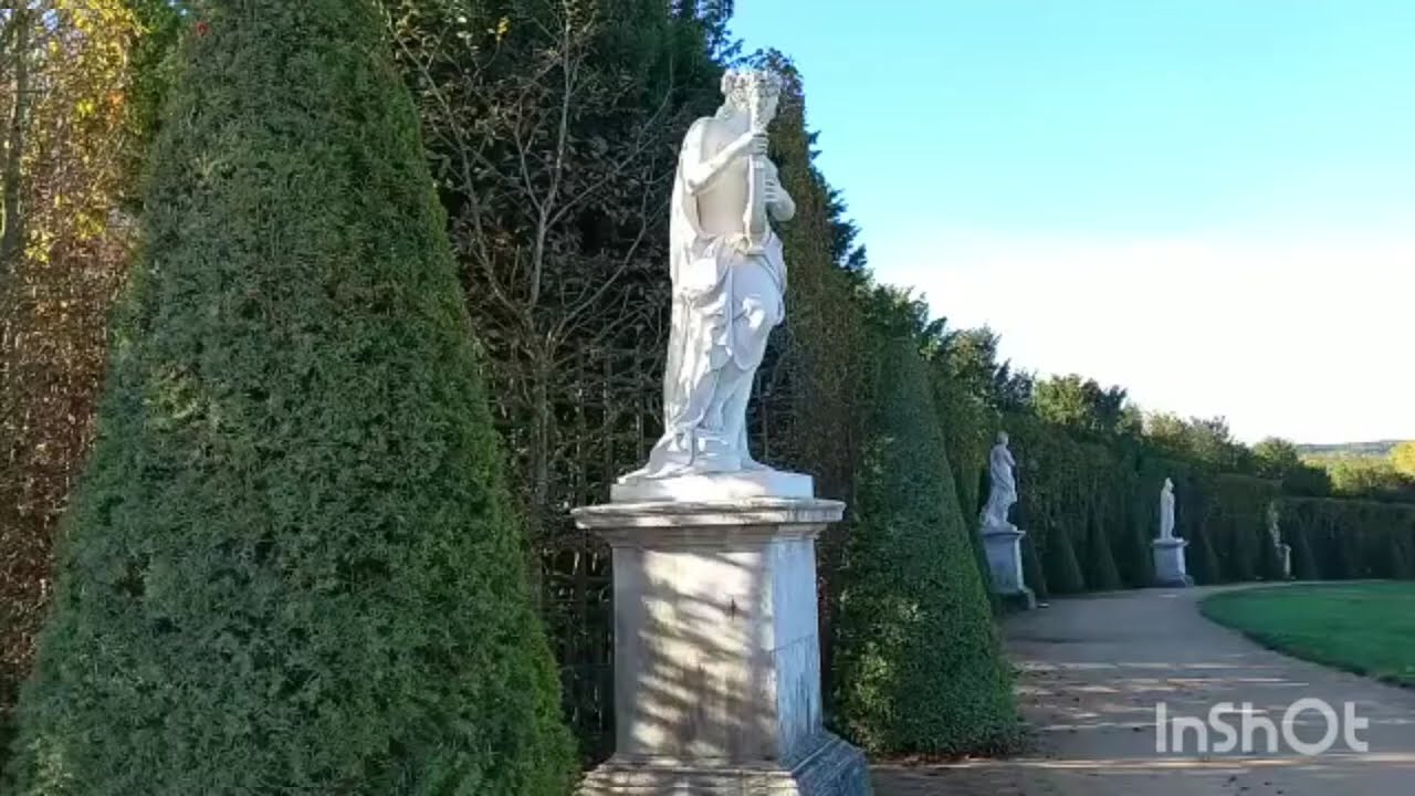 حدائق قصر فرساي🌳🌲 ونافورته الجميلة  ⛲
