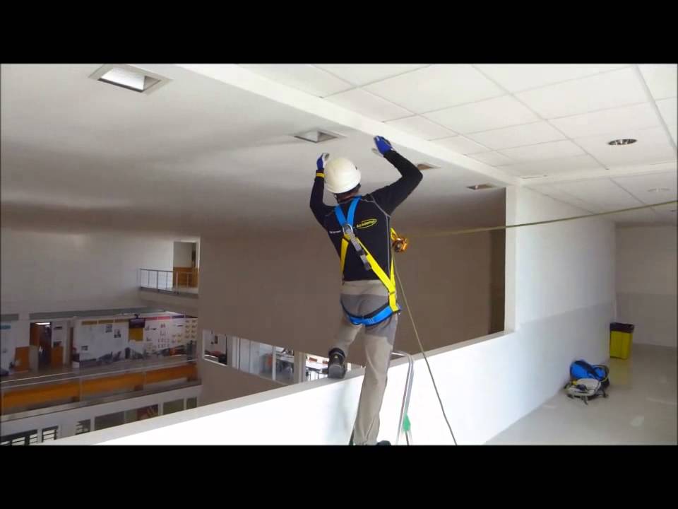 Instalación de anclajes desmontables.