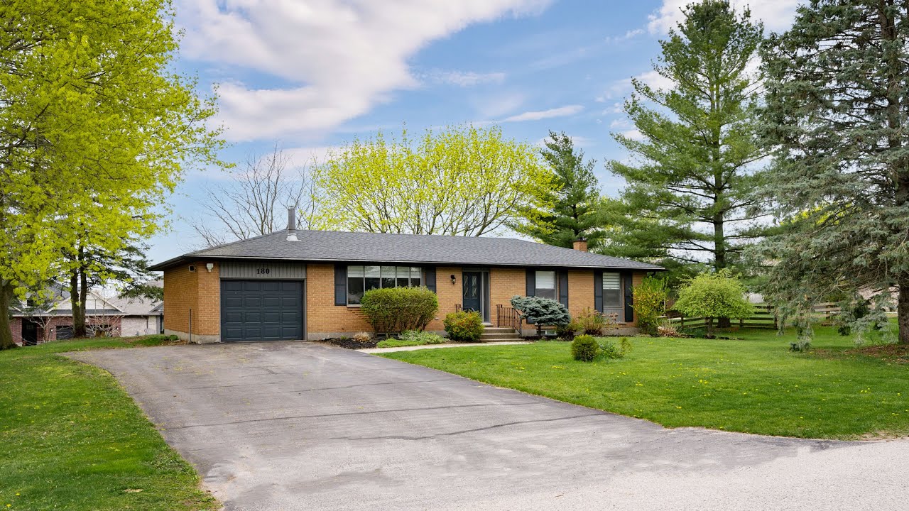 For sale | Bungalow | 180 Valleyview Drive | Komoka, Ontario| 4k Virtual Tour