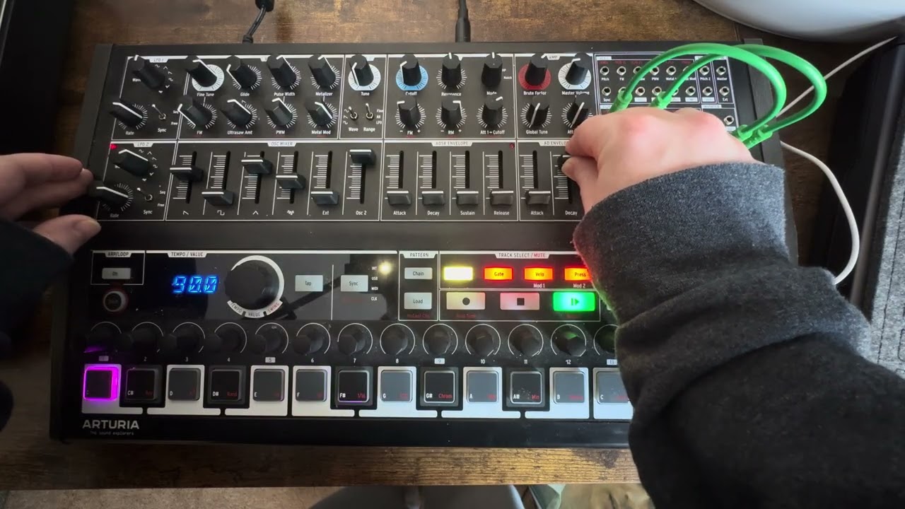 Fun 7/4 jam in the mini brute S2!