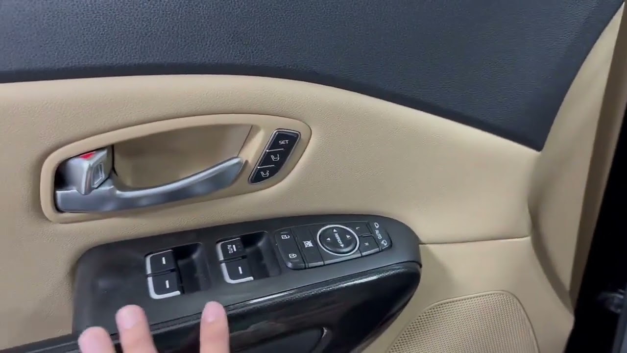Review អំពី Options ខ្លះៗ នៃ Kia Carnival 2015 Full Options ពេញ 11កៅអី