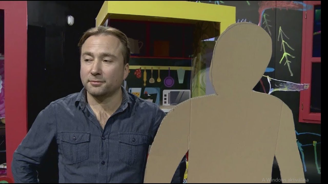 Tasnádi István és a KARTONPAPA
