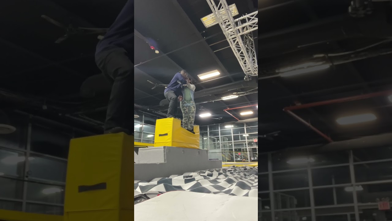 Date Ideas in NYC. Follow the gram for more @lullxury #date #datenight #nyc #fun #travelcreator