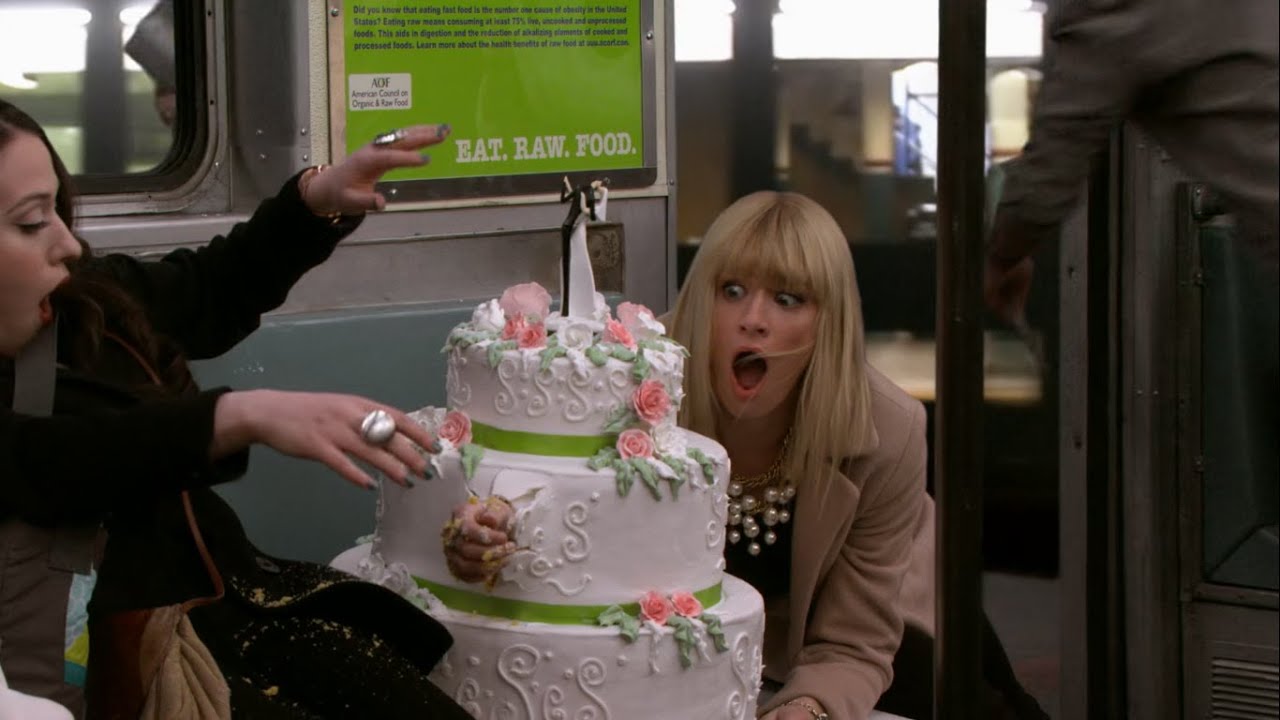 2 Broke Girls - clumsy Caroline compilation