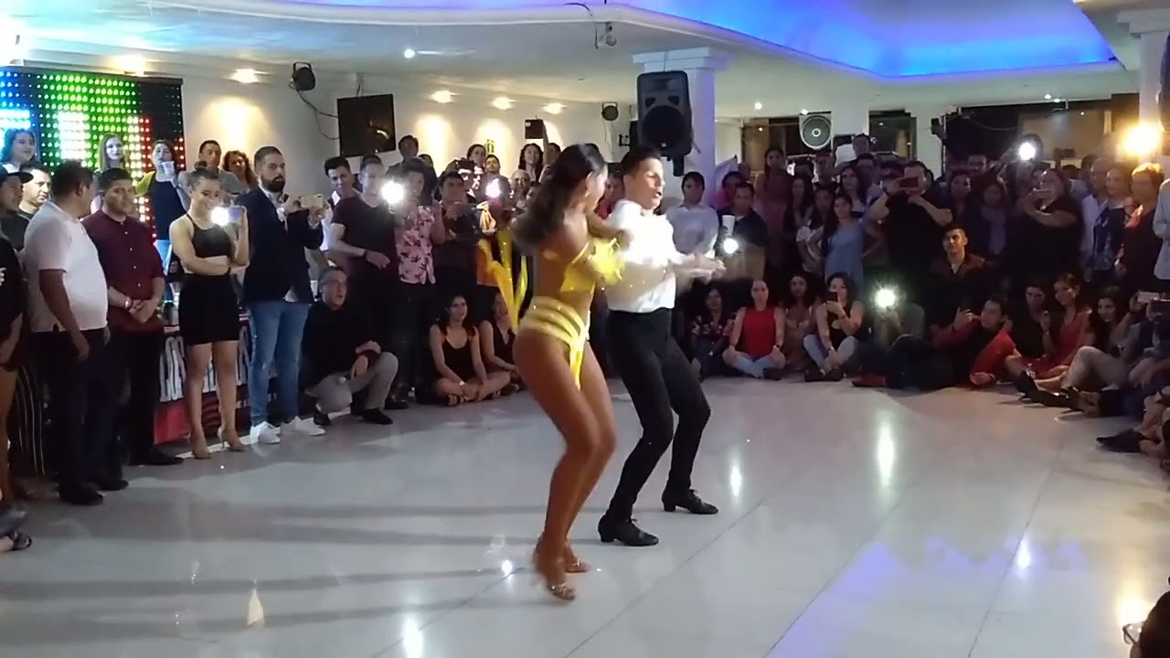Rodrigo Cortazar y Bersy Cortez