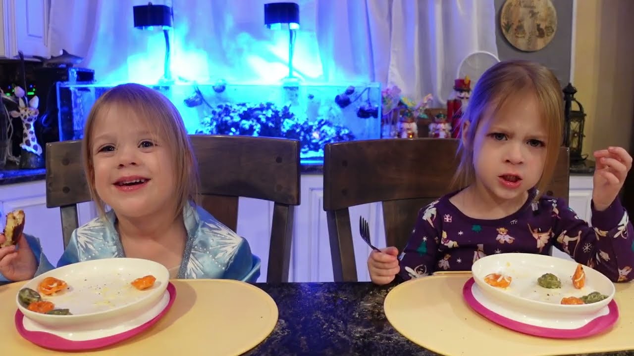 Twins try tortellini 